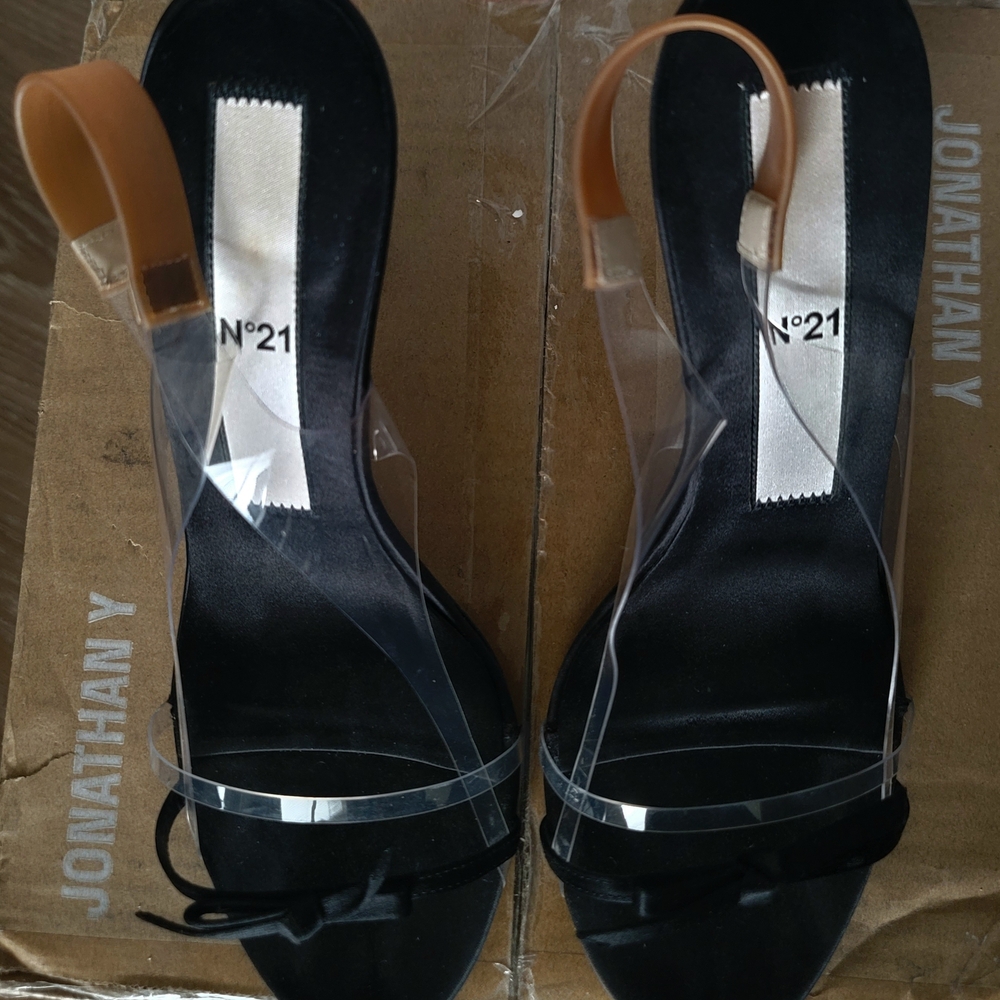No. 21 Black and Tan Women's Shoes